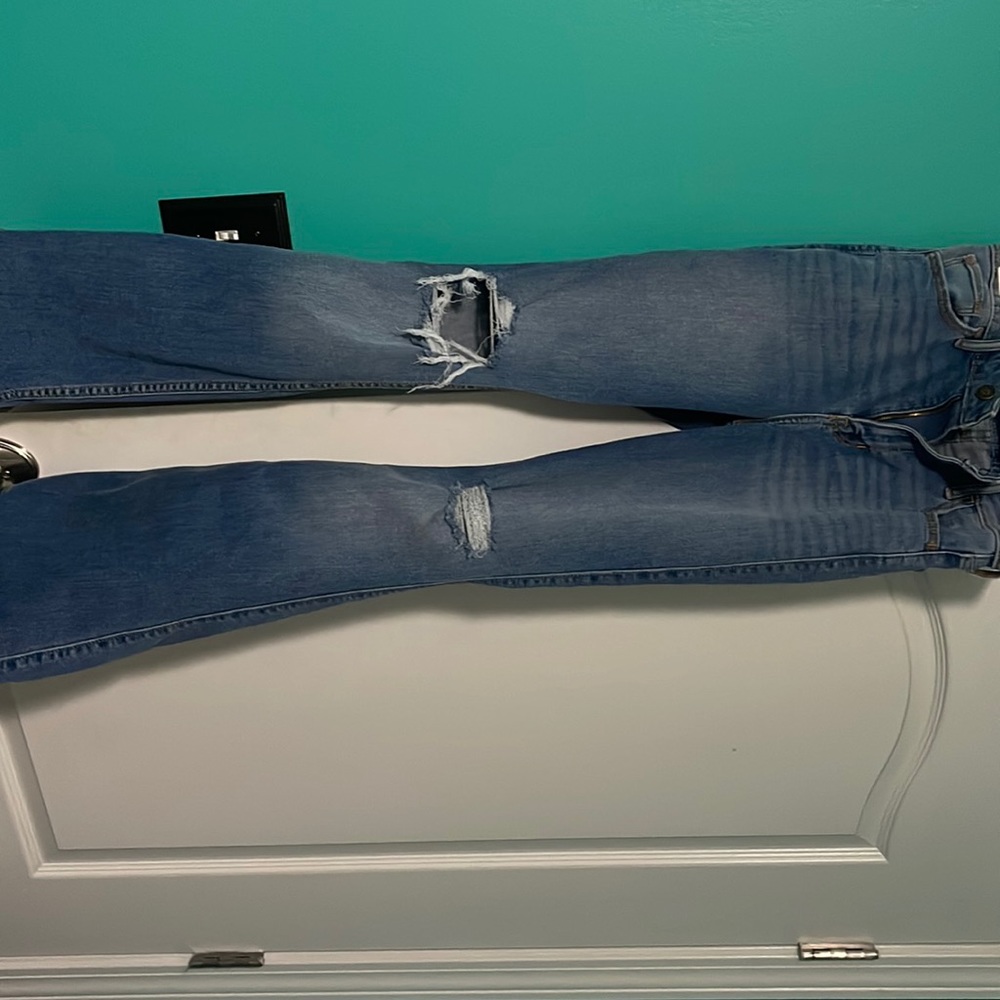 Hollister ripped jeans side 3regular